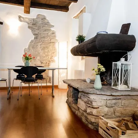 Altido Warm Family Flat For 4, With Free Parking