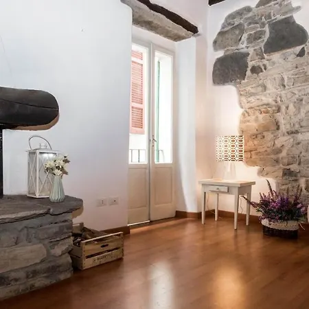 Сasa de vacaciones Altido Warm Family Flat For 4, With Free Parking Faggeto Lario
